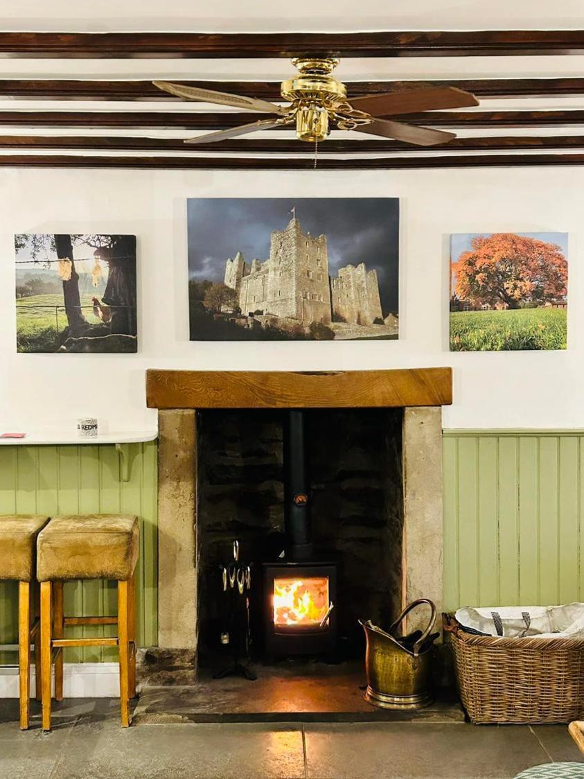 Redmire Village Pub Exterior foto